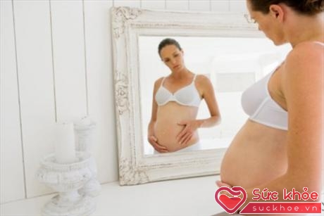 Khi mang thai đến tháng thứ ba, nhiều người đã không nhận ra mình khi nhìn vào gương