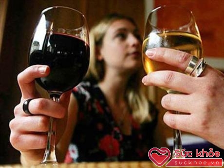 Uống rượu bị đỏ mặt rất có thể bạn có nguy cơ mắc ung thư