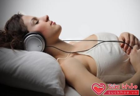 Nghe nhạc làm giảm đáng kể cường độ của các cơn đau