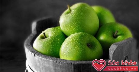 Nếu là một bệnh nhân tiểu đường, bạn nên ăn táo xanh thay vì táo đỏ