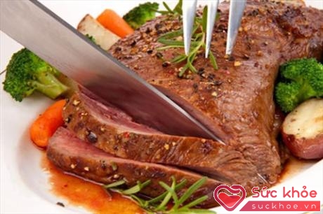 Ăn thịt bò buổi tối khiến lượng đường trong máu tăng bất thường, ảnh hưởng đến gan