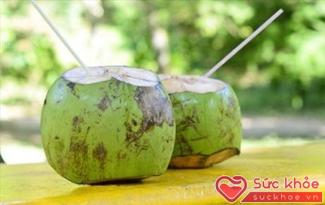 Nước dừa có nhiều lợi ích cho sức khỏe (ảnh minh họa: Internet)
