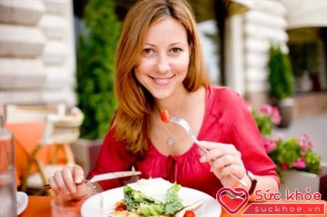 Người bị sỏi thận phải đặc biệt chú ý đến chế độ ăn uống hợp lý