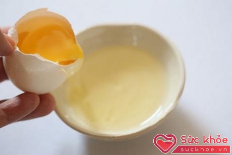Ăn lòng trắng trứng quá nhiều làm giảm biotin gây ra rụng tóc