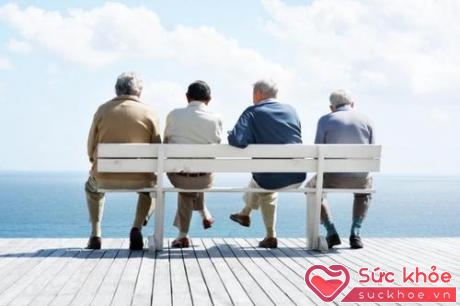 Cần xây dựng những mối quan hệ xã hội thân thiết khi về hưu.