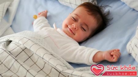 Chia sẻ việc dỗ dành bé với bạn đời, như vậy cả hai đều có thể giúp bé ngủ được (Ảnh: Internet)