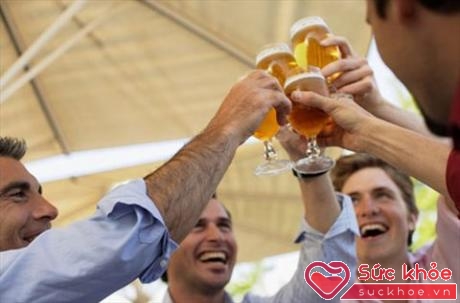 Tiêu thụ nhiều hơn khối lượng rượu trung bình có thể dẫn đến tổn thương gan không hồi phục và tăng nguy cơ ung thư gan