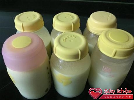 Đây là lượng sữa chị Ly Ly hút dư mỗi ngày để đem cho tặng