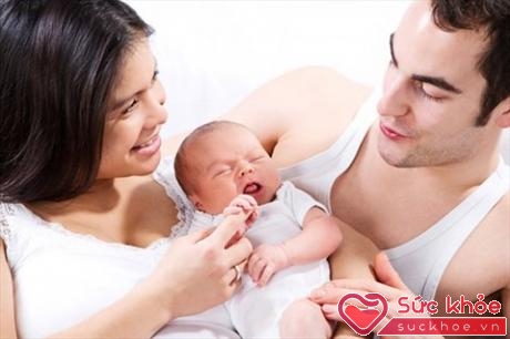 Bố hoàn toàn có thể hỗ trợ mẹ trong việc tạo sữa đầy đủ cho con hoàn toàn trong 6 tháng đầu đời