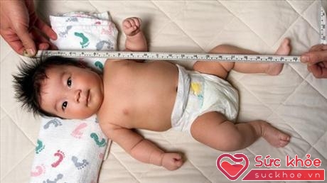 Hầu hết các bé sẽ tăng cân sau 2 tuần đầu sau sinh