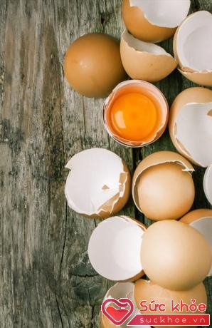 Lòng đỏ trứng là phần nhiều dinh dưỡng nhất của trứng gà (Ảnh: Internet)