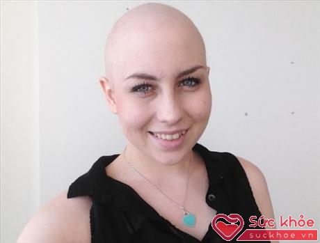 Kritsen Larsen đã quyết định ở lại London để được điều trị bệnh ung thư buồng trứng.