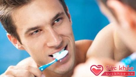 Vệ sinh răng miệng sạch sẽ giúp bạn giảm thiểu mắc chứng xuất tinh sớm