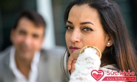 Trong nghiên cứu cho thấy phụ nữ gặp nhiều vấn đề hơn sau ly hôn, song các chuyên gia mối quan hệ cho rằng các chị em cũng nhanh phục hồi hơn các anh em. Ảnh: Rd.