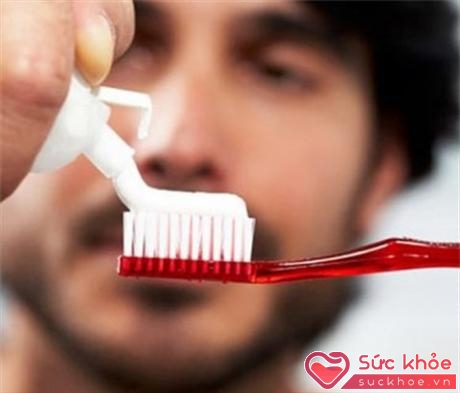 Vệ sinh răng miệng sạch sẽ giúp bệnh nhân giảm các tổn thương 