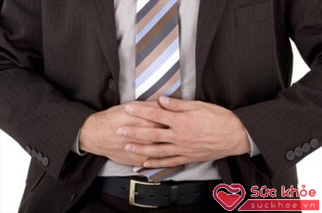 Đau dạ dày thường bắt đầu bằng những cơn đau ở vùng thượng vị 