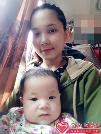 Chị Mai Thu và bé Bảo Ngọc (8 tháng tuổi).