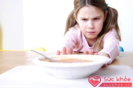 Táo bón là một trong những nguyên nhân gây ra chứng biếng ăn ở trẻ