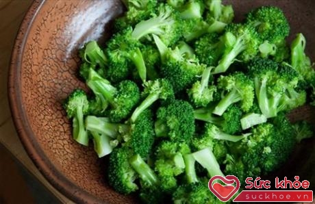 Bông cải xanh chứa rất ít calo, thích hợp cho người muốn giảm cân nói chung