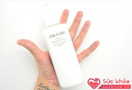Shiseido Creamy Cleansing Emulsion (Giá: 950.000₫ / 200ml)