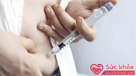 Người bệnh cần thực hiện nghiêm ngặt chế độ ăn, chọn insulin thích hợp để điều trị