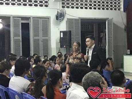 Thạc sĩ tâm lý Nguyễn Ngọc Duy: Thay vì cấm, người lớn nên sử dụng tình yêu như một công cụ để giáo dục trẻ trưởng thành.