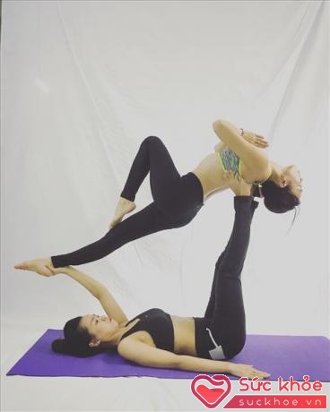Đặc biệt, trong yoga thì việc tập luyện cùng với bạn bè còn giúp bạn được thử nhiều động tác mới mẻ và thú vị hơn đấy. (@dieu_nhiii3)