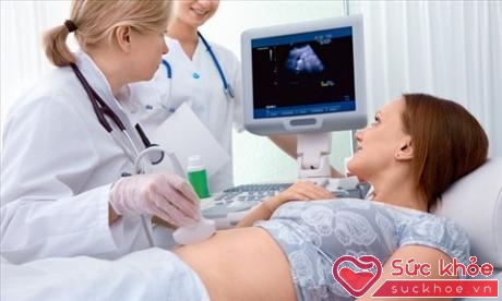Cách tốt nhất để hạn chế sẩy thai sớm là chị em phải khám sức khỏe tổng quát để biết rõ tình trạng sức khỏe của mình.