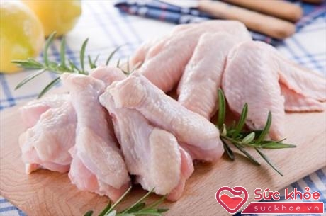 Tuy nhiên, thịt gà không được bảo quản và chế biến đúng cách sẽ ảnh hưởng đến sức khỏe 