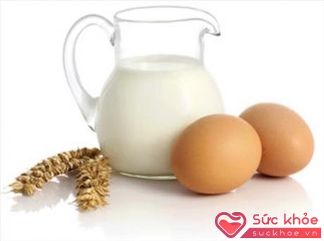 Trứng, sữa là thức ăn bổ sung tốt nhất cho trí não và giàu protein, đặc biệt là lecithin tạo chất dẫn truyền thần kinh acetylcholine.