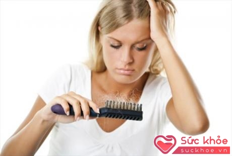 Rụng tóc nhiều khiến bạn cảm thấy lo lắng và thiếu tự tin