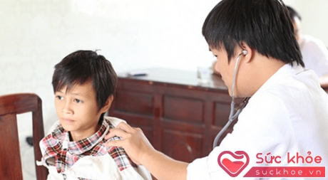Đi khám định kỳ là cách phòng bệnh thấp tim cho trẻ em hiệu quả nhất