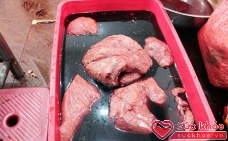 Thịt lợn sề phù phép thành thịt bò 'xịn'. 