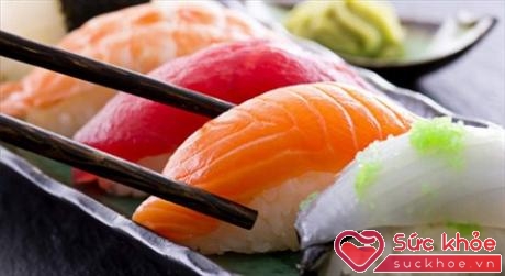 Sushi và các món ăn hải sản tươi sống phổ biến ở các nước phương Tây.
