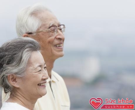 Bí quyết để sống lâu, tận hưởng tuổi già một cách trọn vẹn là chủ động chăm lo sức khỏe, bắt đầu bằng thói quen khám sức khỏe tổng quát hàng năm.(ảnh minh họa)