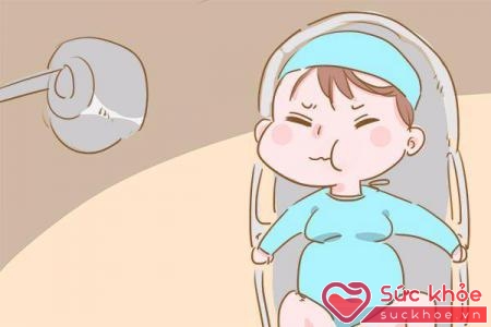 Mẹ bầu thở ngắt quãng khi chuyển dạ dễ khiến thai nhi bị thiếu oxy.