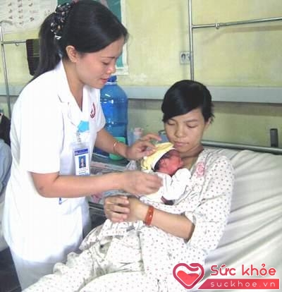 Chăm sóc trẻ sinh non tại Bệnh viện Nhi đồng Đồng Nai (Ảnh: P. Liễu)