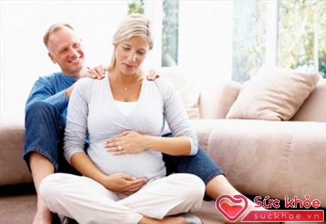 Phụ nữ khi mang thai tâm lý thường nhạy cảm hơn vì thế rất cần sự quan tâm chăm sóc của chồng (Ảnh minh họa: Internet)