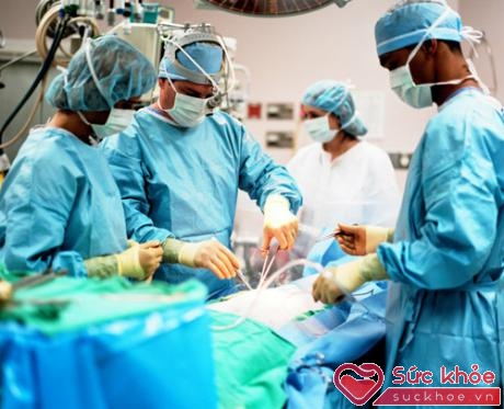 Phẫu thuật được coi là phương pháp an toàn, hiệu quả và được nhiều chị em tin tưởng áp dụng bởi phương pháp này được thực hiện bởi các chuyên gia có tay nghề. (ảnh minh họa)