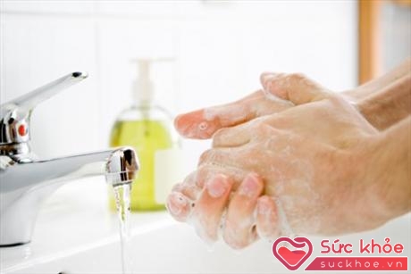 Rửa tay bằng xà phòng có thể phòng tránh lây nhiễm Ebola (Ảnh: Internet)