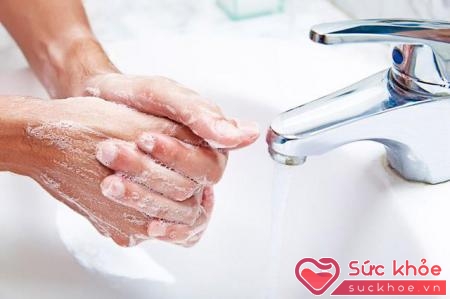 Rửa tay bằng xà phòng để phòng tránh bệnh