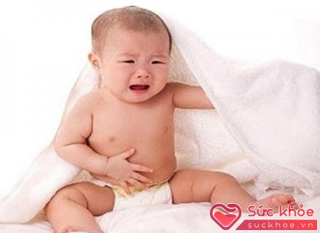 Trẻ bị tiêu chảy thường đau bụng, khô da