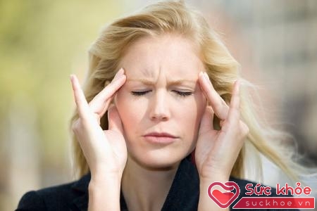 Thường xuyên cáu gắt cũng là một triệu chứng đau đầu