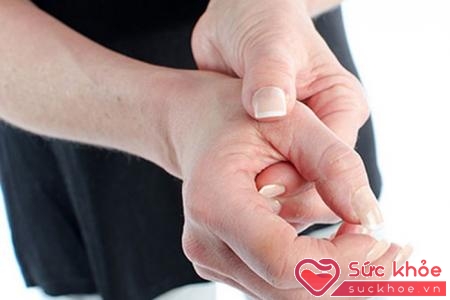 Đau các khớp ngón tay rất dễ ngầm lẫn với các bệnh về khớp