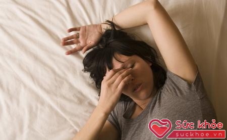 Ngủ quá nhiều là một trong những nguyên nhân đau nửa đầu