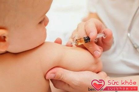 Cần tiêm phòng vaccin để tránh lây truyền viêm gan b
