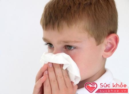 Triệu chứng bệnh quai bị ở trẻ em thường bị sưng tấy, sốt cao