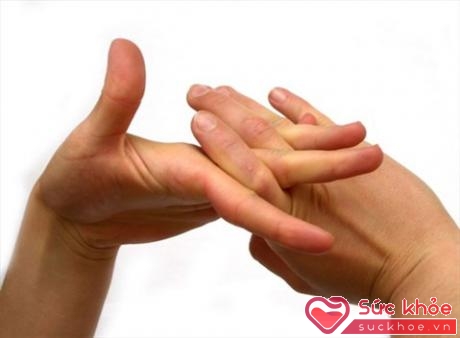 Bẻ khớp ngón tay: dừng lại ngay khi chưa quá muộn - ảnh 1