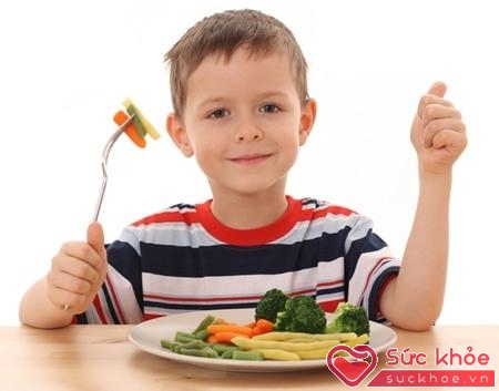 Cần có chế độ dinh dưỡng phù hợp với lứa tuổi của con
