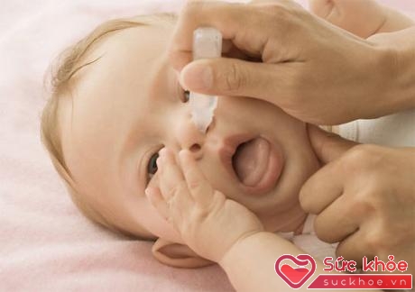 Vệ sinh mũi cho trẻ để dự phòng bệnh